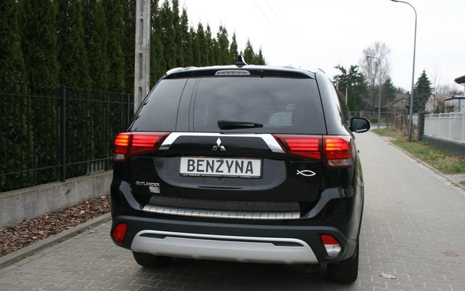 Mitsubishi Outlander cena 81500 przebieg: 50000, rok produkcji 2020 z Warszawa małe 631